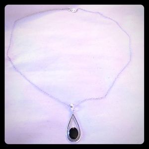 Elegant teardrop necklace